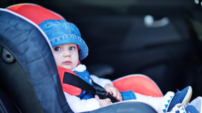 Long trajet en voiture avec bébé conseils pour un voyage serein et agréable